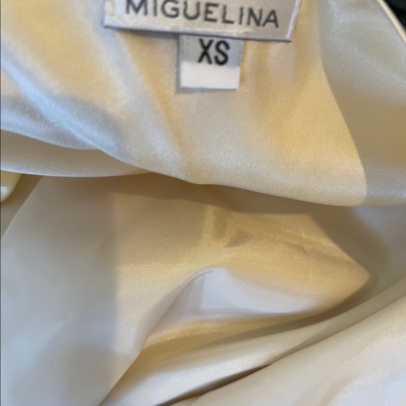 Miguelina sleeveless top with sequined neck - Picture 5 of 5